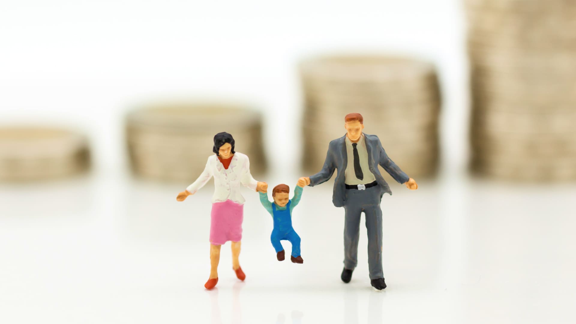 【アンケート】子どもの「将来のための貯金」とは別に、今の「教育や体験（旅行・イベント）」に1回の予算はどれくらい？のサムネイル