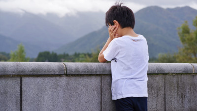  我が子がいじめに…？不安になったとき、親が「最初に取った（取る）行動」は？のサムネイル