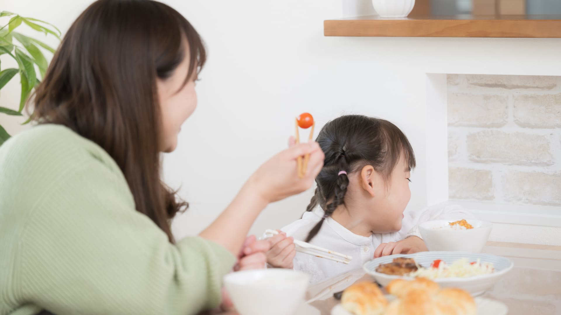 子どもの朝食で一番イラッとする瞬間は？のサムネイル