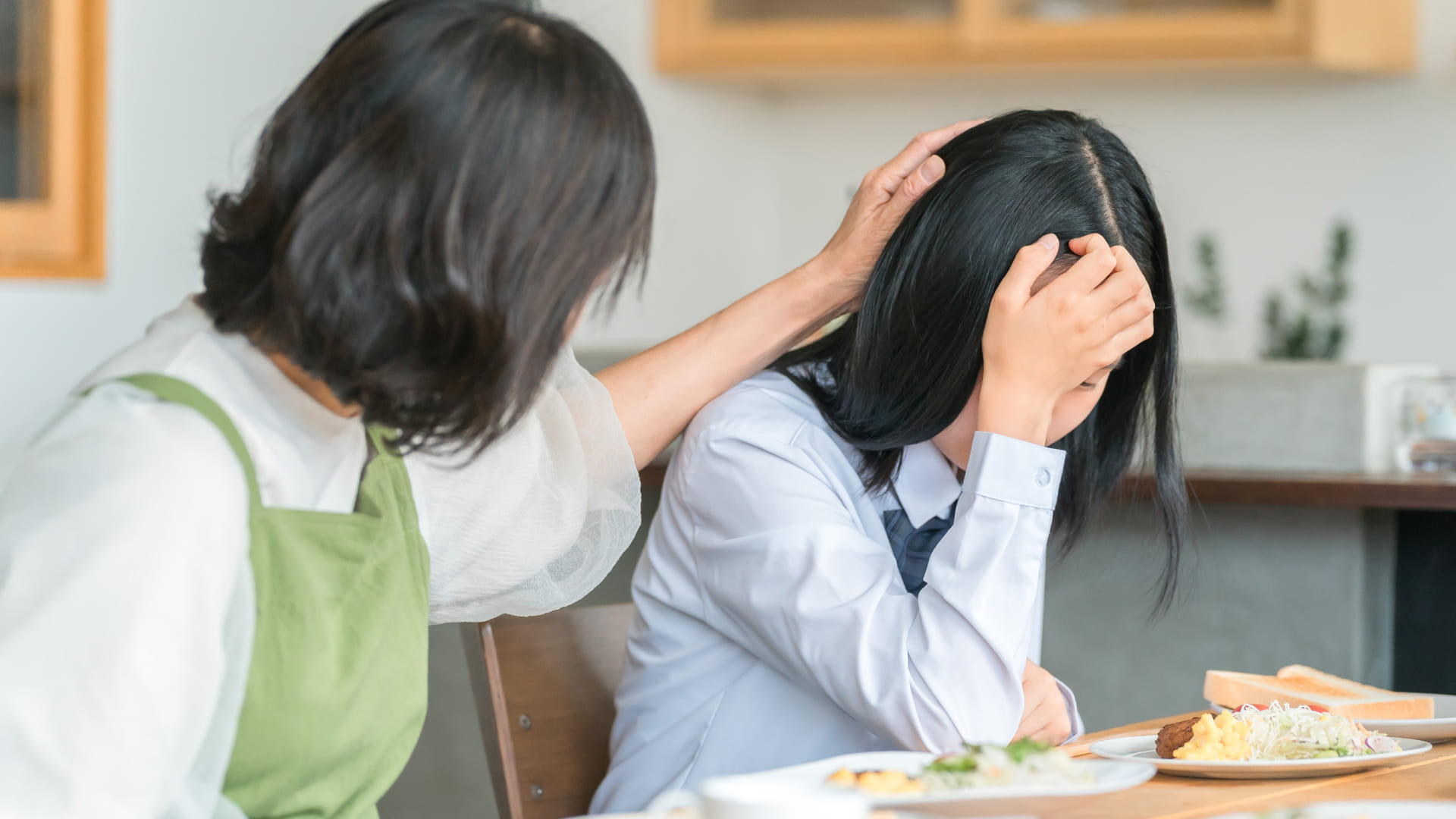 【アンケート】子どもが「学校（園）行きたくない」と言ったとき、最初にすることは？のサムネイル