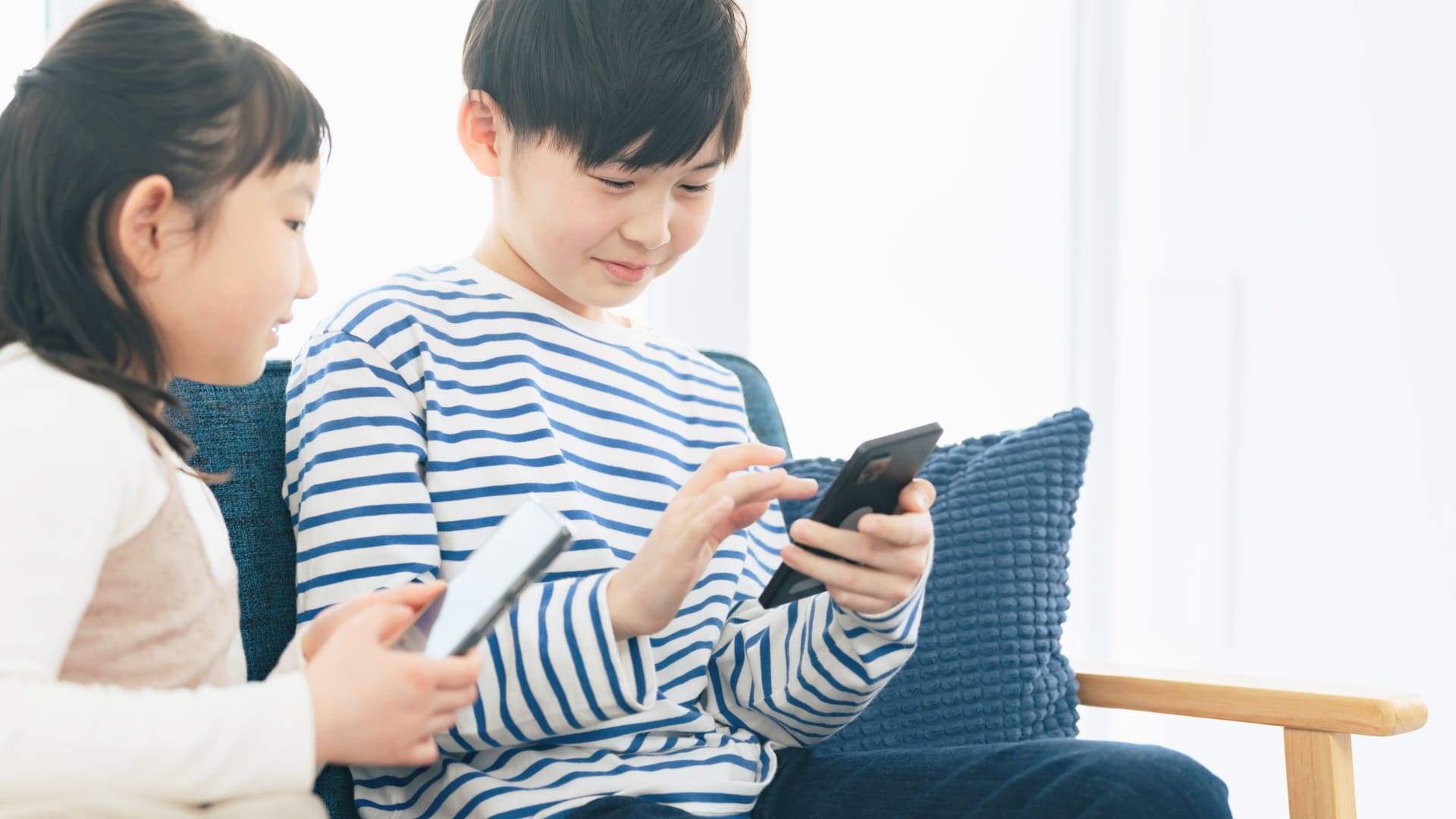 夏休み、子どもが一番使っている家電・デジタル機器は何ですか？のサムネイル