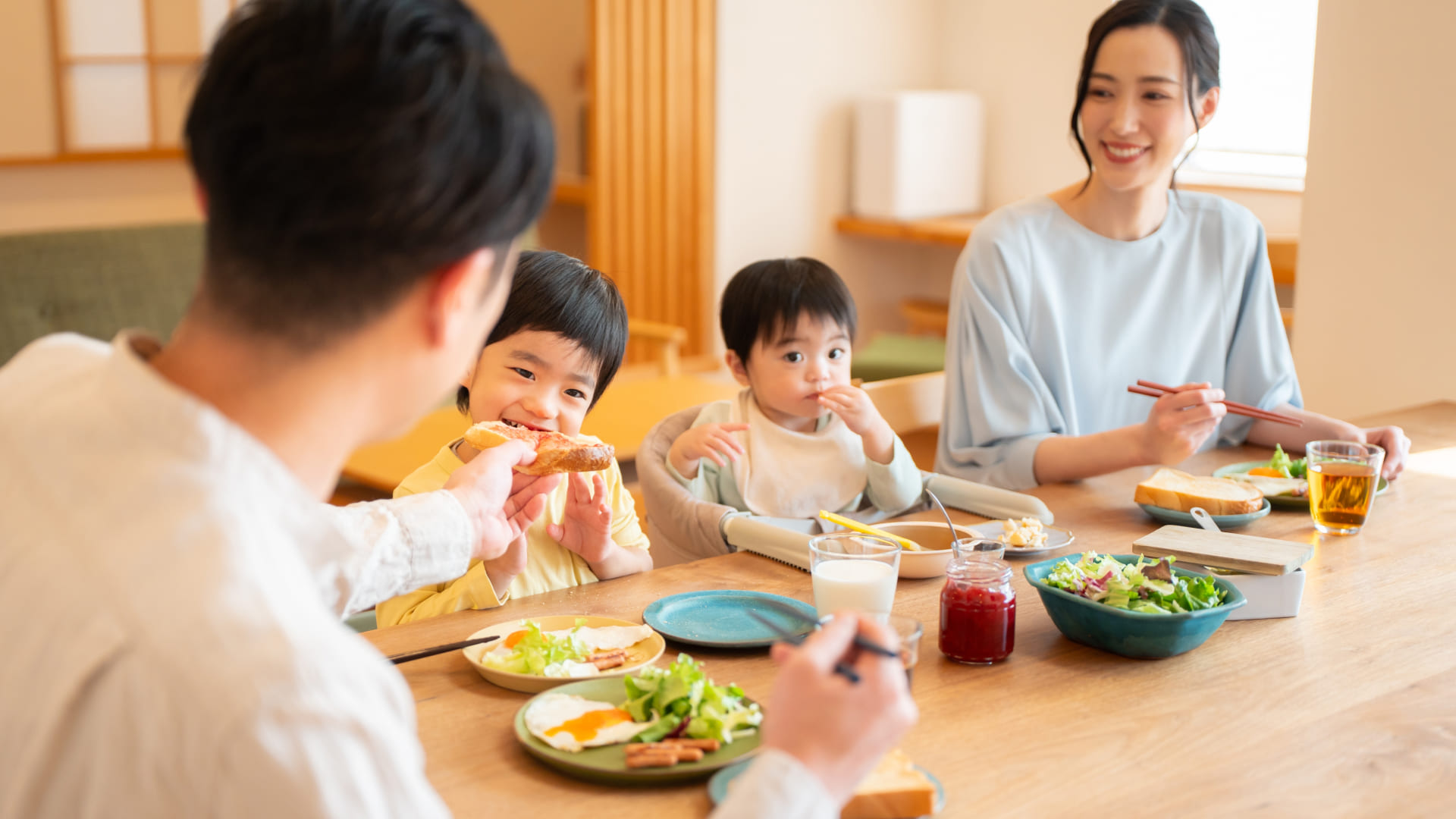 自分が子どもの頃の食事の習慣で今の家族に取り入れたいことは？のサムネイル