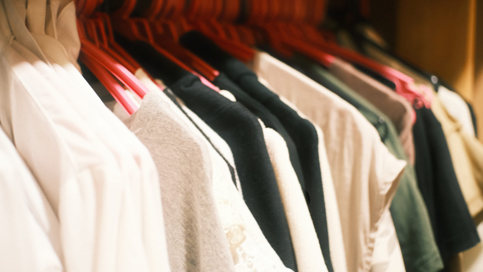 自分の洋服、どこで買う？のサムネイル