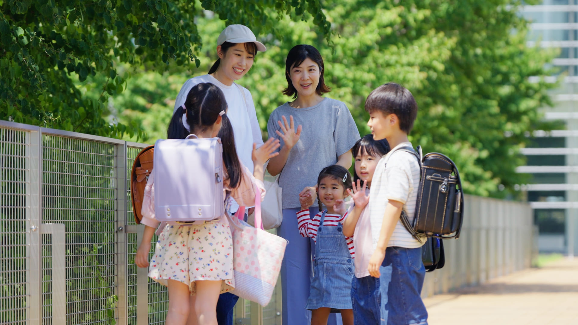 子育て中、周りの目が気になるのはどんなとき？のサムネイル