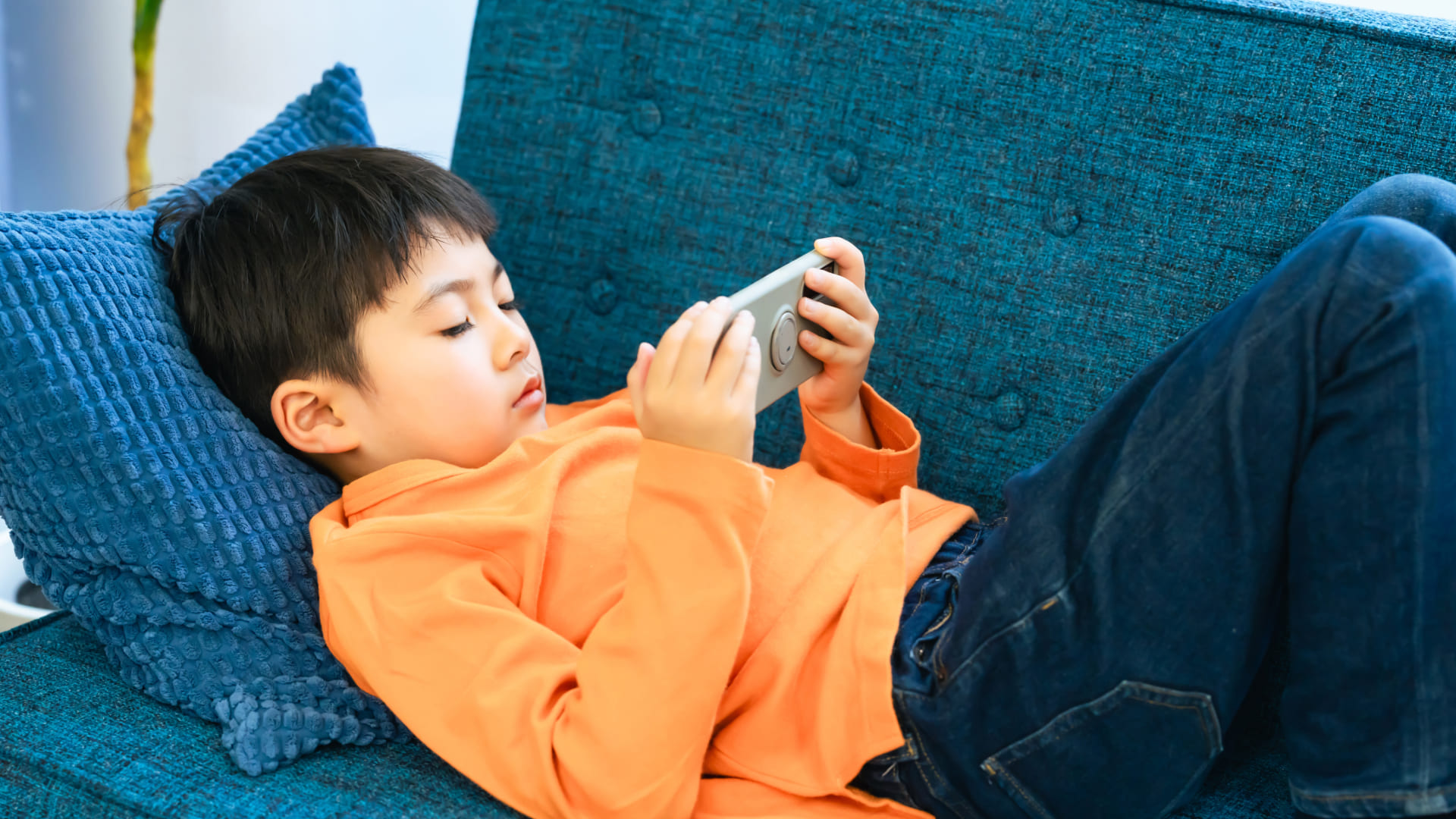 【アンケート】視力低下や姿勢の悪さなど、現代ならではの身体の発育に関する不安を教えてのサムネイル