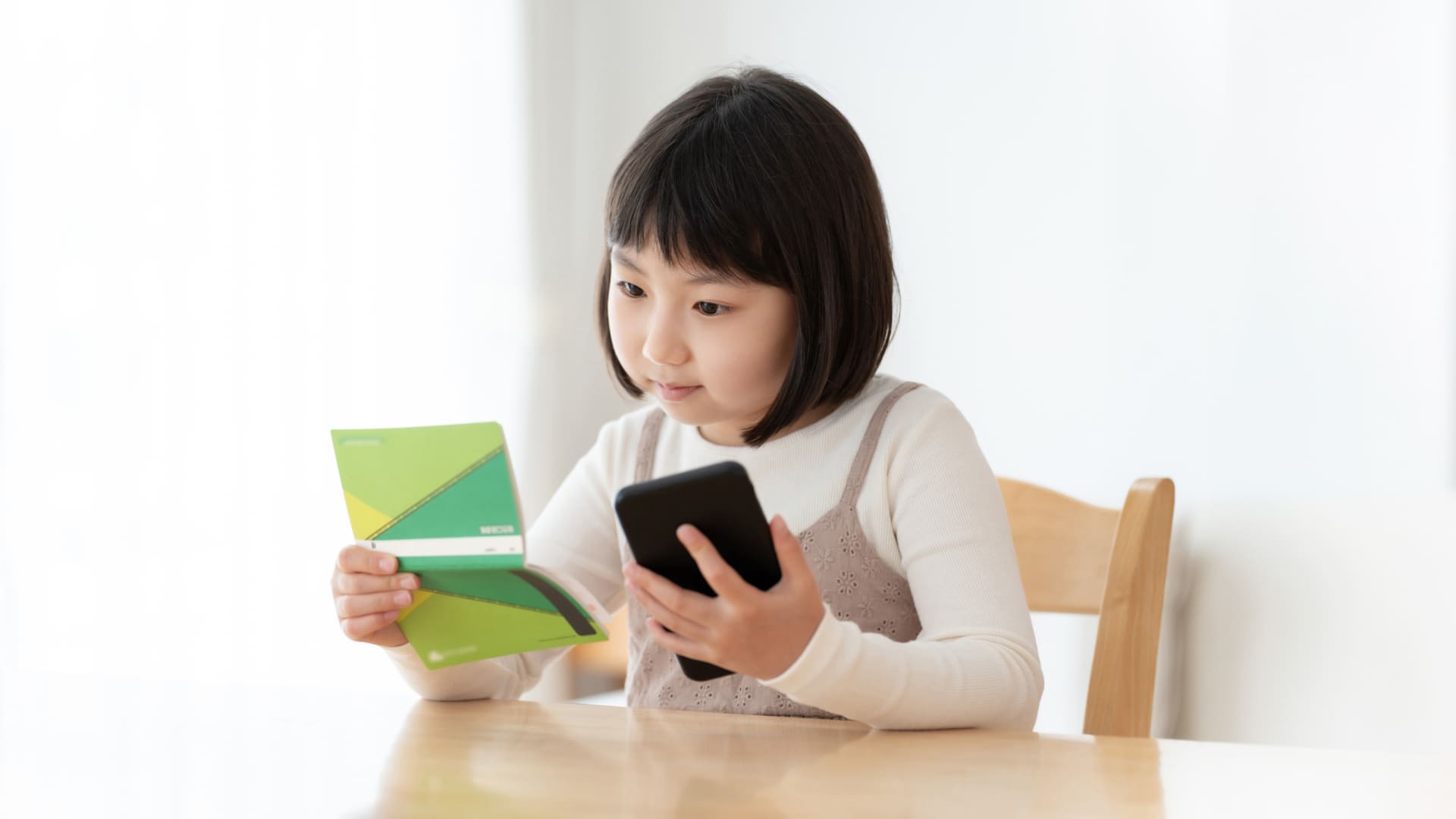 ぶっちゃけどうしてる？子どもの「お金・小遣い」事情(定額制？都度制？)のサムネイル
