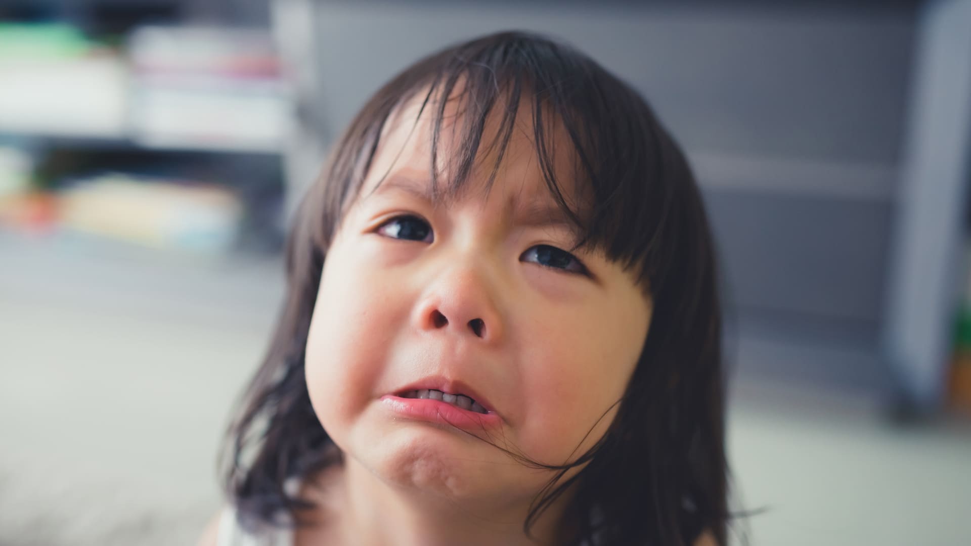 【アンケート】子どもが泣いているとき、最初にすることは？のサムネイル