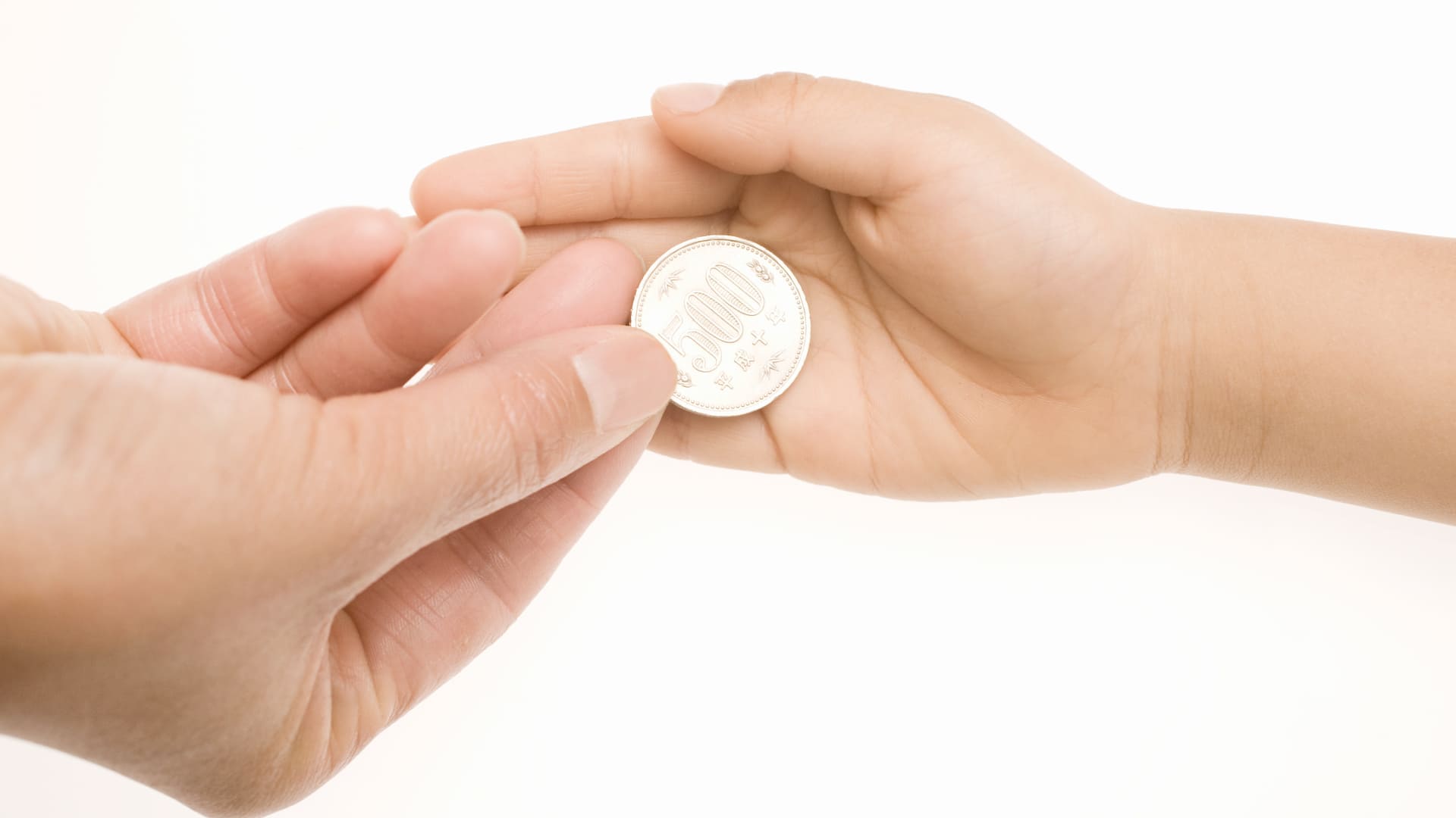 【アンケート】子どもにお小遣いあげてる？のサムネイル